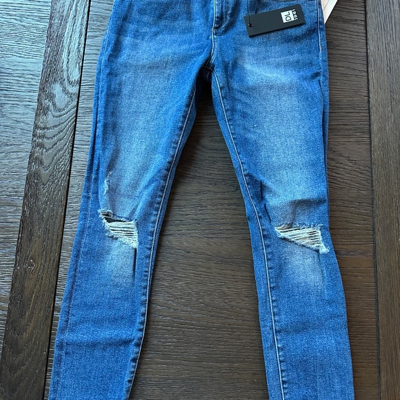 DL1961 Florence Instasculpt cropped jeans - 28 - Picture 2 of 3